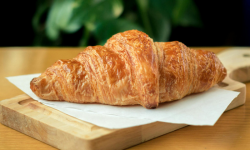 Croissant de presunto e queijo
